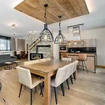 The House Zell Am Ξενοδοχείο με διαμερίσματα 4*