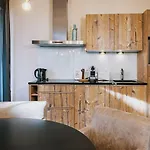The House Zell Am Ξενοδοχείο με διαμερίσματα