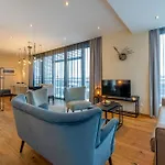Ξενοδοχείο με διαμερίσματα The House Zell Am Τσελ αμ Ζέε