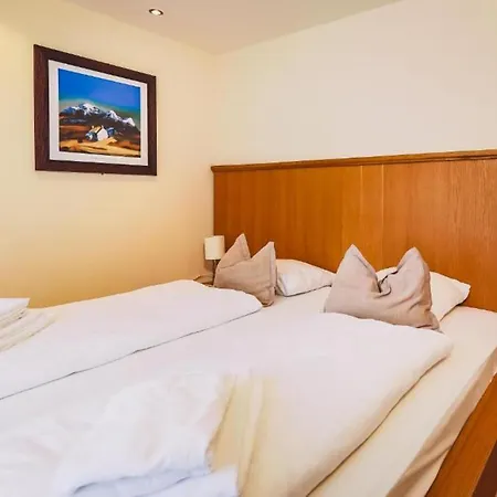 The House Zell Am アパートホテル