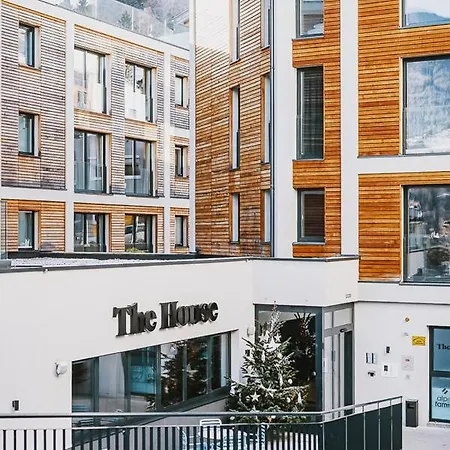 アパートホテル The House Zell Am ツェル アム ゼー