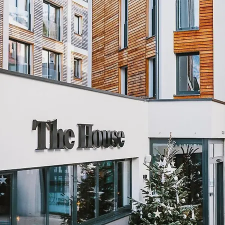 The House Zell Am アパートホテル 4*