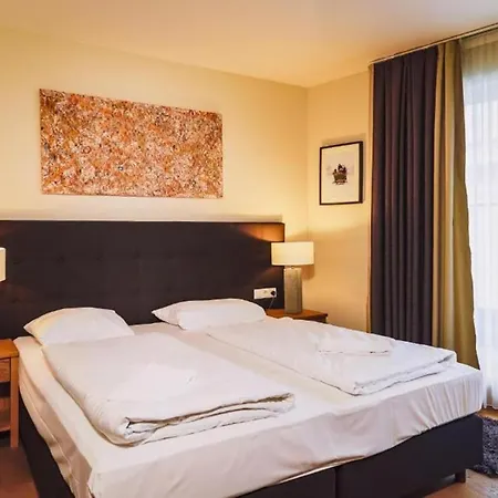 The House Zell Am Aparthotel