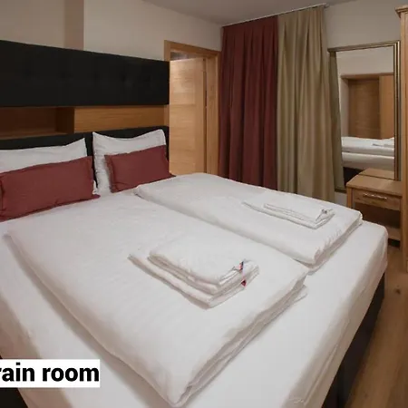 アパートホテル The House Zell Am ツェル アム ゼー