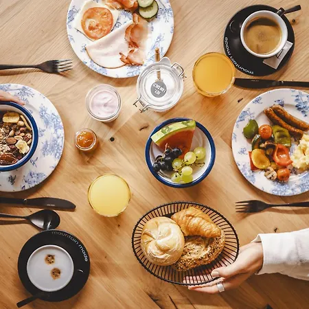 The House Zell Am Aparthotel 4*