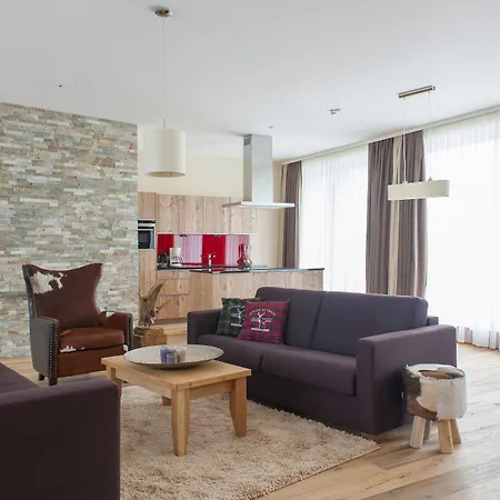 The House Zell Am アパートホテル