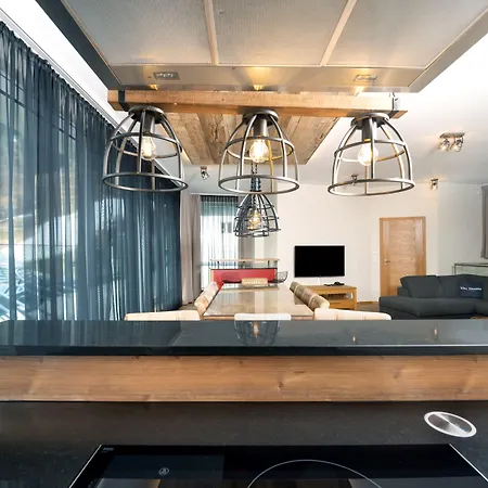 アパートホテル The House Zell Am 4*