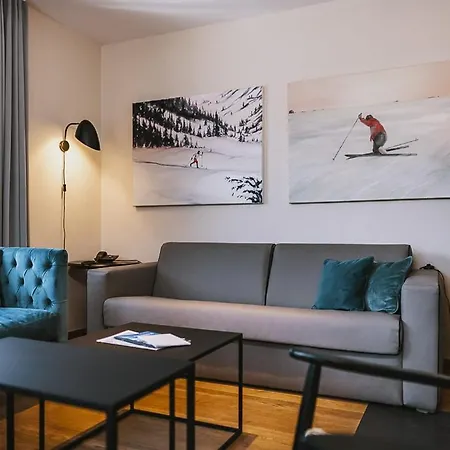 アパートホテル The House Zell Am ツェル アム ゼー