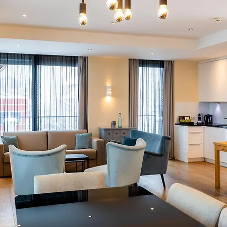 The House Zell Am アパートホテル 4*