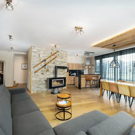 The House Zell Am Apart Otel 4*