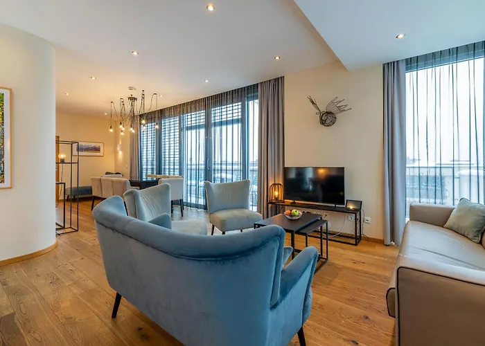 アパートホテル The House Zell Am ツェル アム ゼー